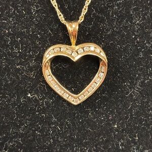 Gold Heart & diamond Pendant Necklace.